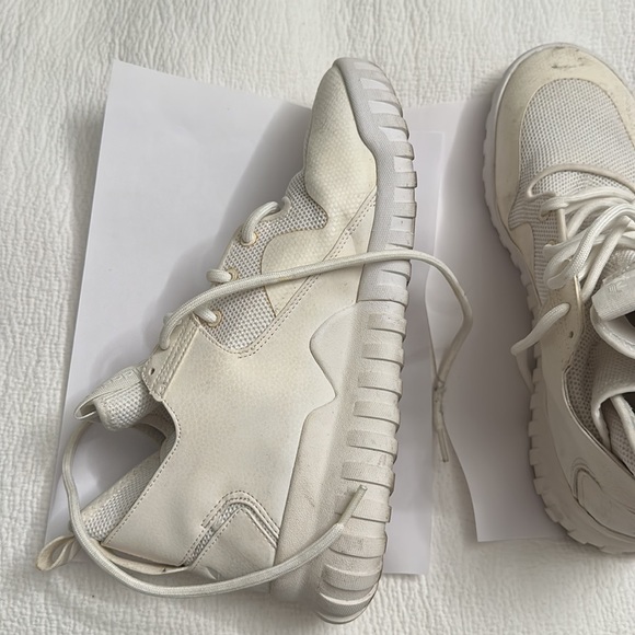 Adidas men’s size 10 athletic shoes - Picture 2 of 2